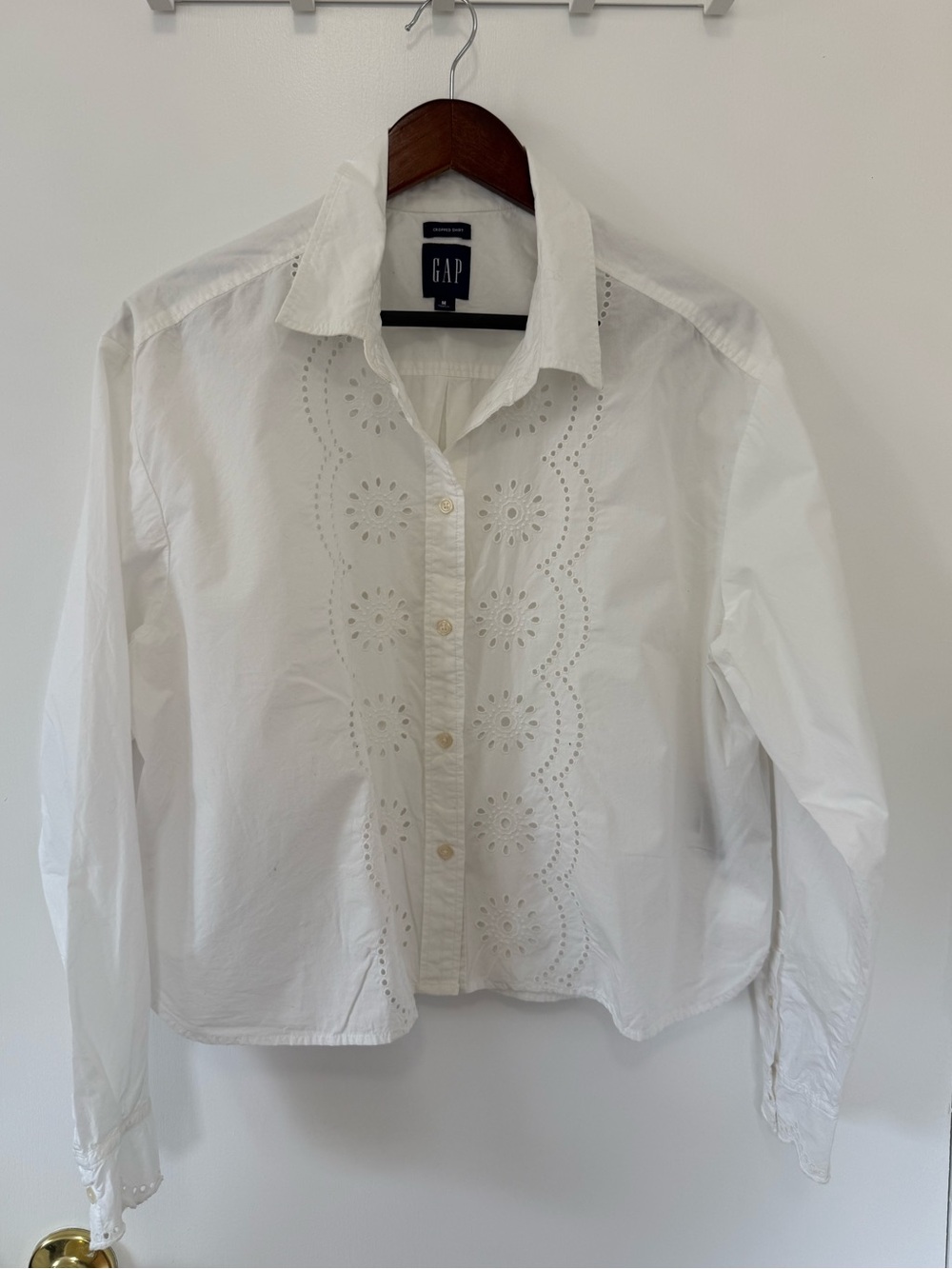 GAP White Eyelet Blouse Button Front Cotton Summer Top Feminine Boho Chic